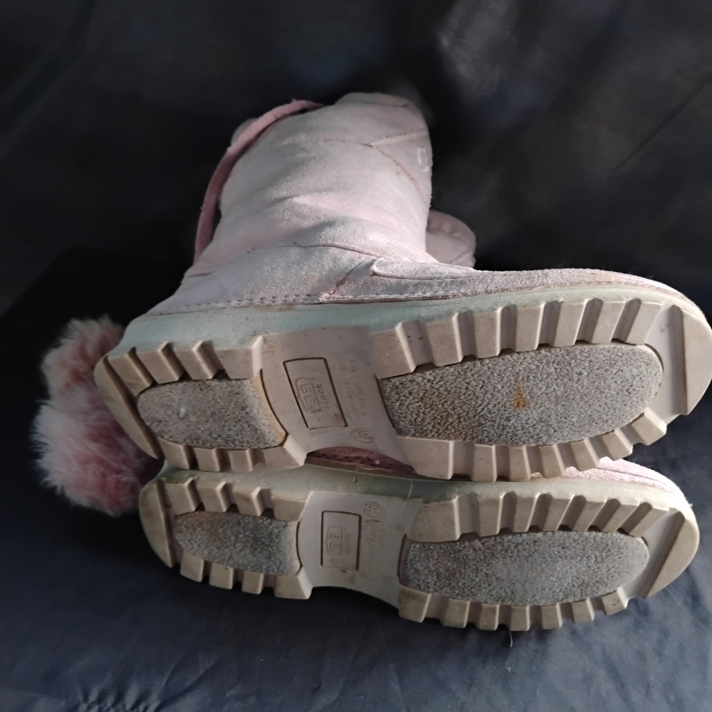 Route 66 Suede/Fur Insulated Boots/w Pom Poms - Picture 9 of 10
